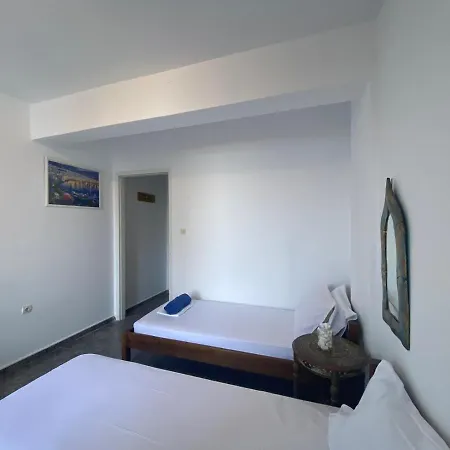 Mini Beach House Logaras